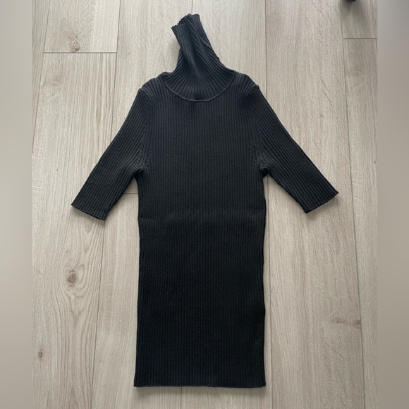 Banana Republic Ribbed Turtleneck Sweater, Short sleeve, Black, XS - Picture 2 of 8